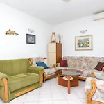 Апартаменты With Parking Space Supetar, Brac - 22123