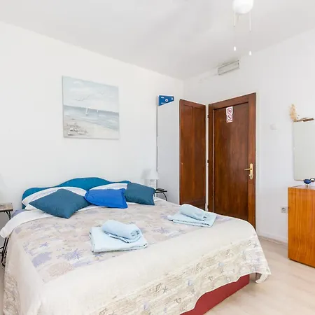Апартаменты With Parking Space Supetar, Brac - 22123 Супетар