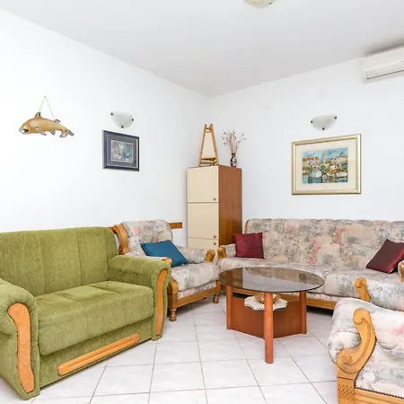 Апартаменты With Parking Space Supetar, Brac - 22123