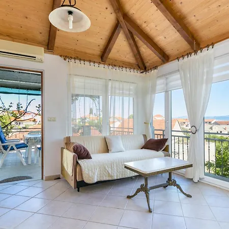 Appartement With Parking Spaces Supetar, Brac - 22123 *