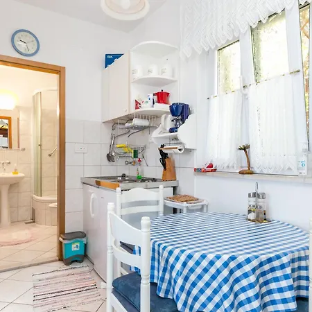 With Parking Spaces Supetar, Brac - 22123 Appartement Supetar