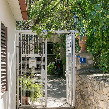 With Parking Space Supetar, Brac - 22123 Апартаменты Супетар